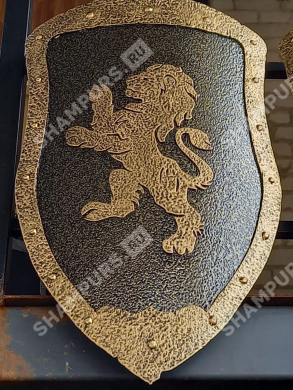 Кованый щит Лев Геральдический